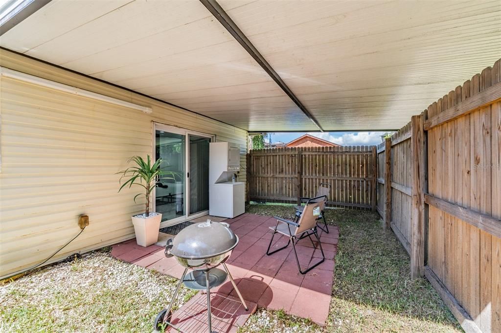 Activo con contrato: $789,000 (4 camas, 2 baños, 2041 Pies cuadrados)