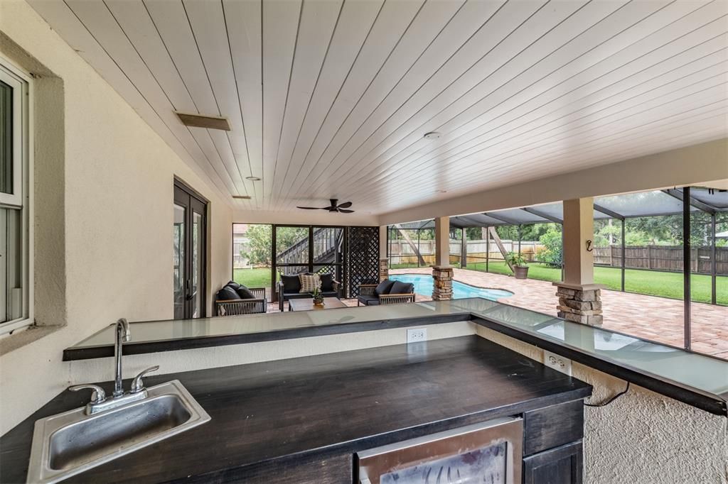 Activo con contrato: $789,000 (4 camas, 2 baños, 2041 Pies cuadrados)