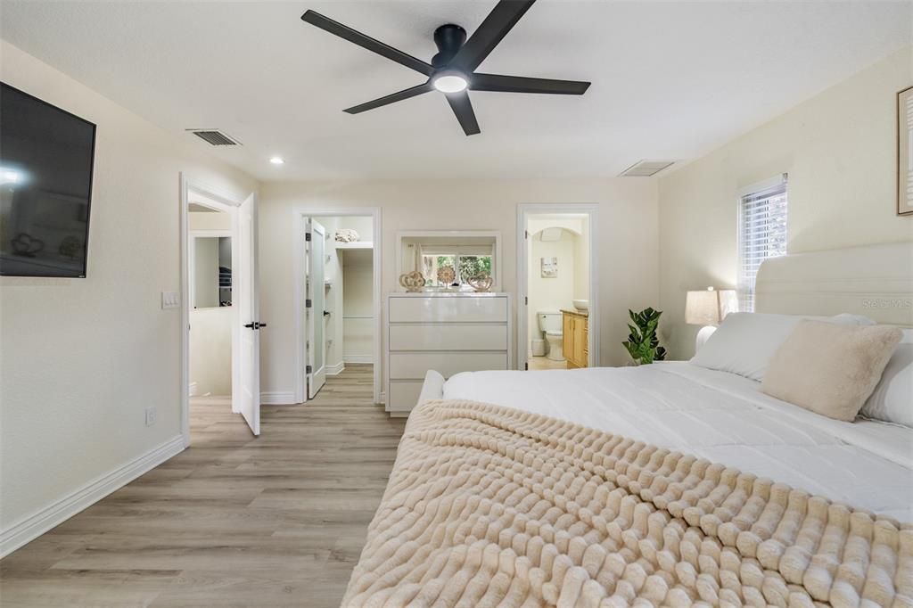 Activo con contrato: $789,000 (4 camas, 2 baños, 2041 Pies cuadrados)