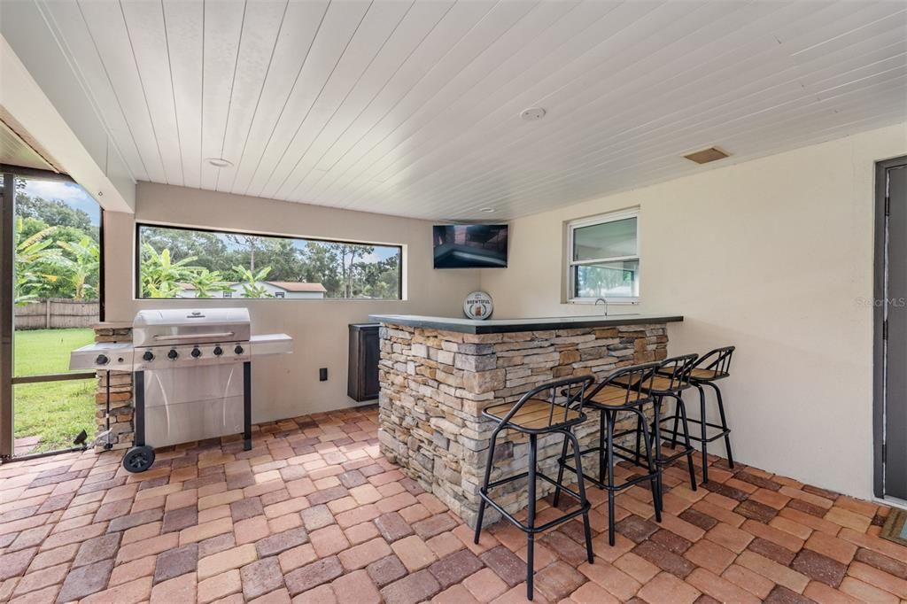 Activo con contrato: $789,000 (4 camas, 2 baños, 2041 Pies cuadrados)