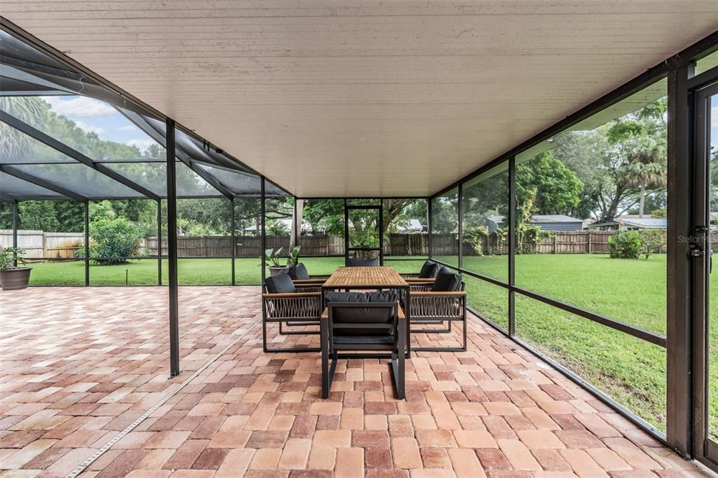 Activo con contrato: $789,000 (4 camas, 2 baños, 2041 Pies cuadrados)