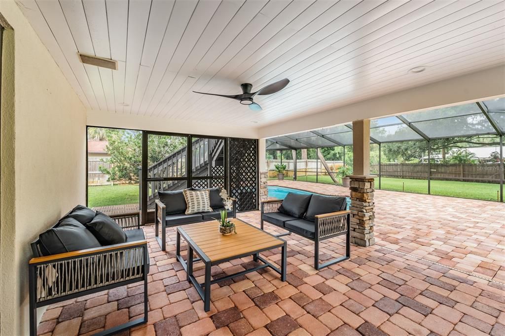 Activo con contrato: $789,000 (4 camas, 2 baños, 2041 Pies cuadrados)