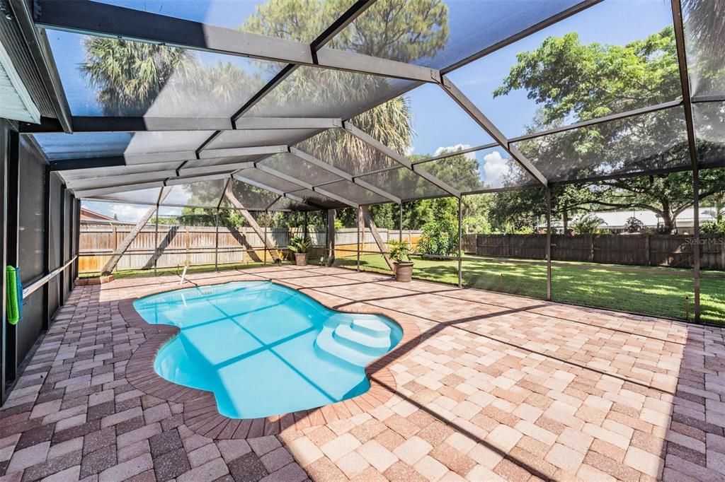 Activo con contrato: $789,000 (4 camas, 2 baños, 2041 Pies cuadrados)