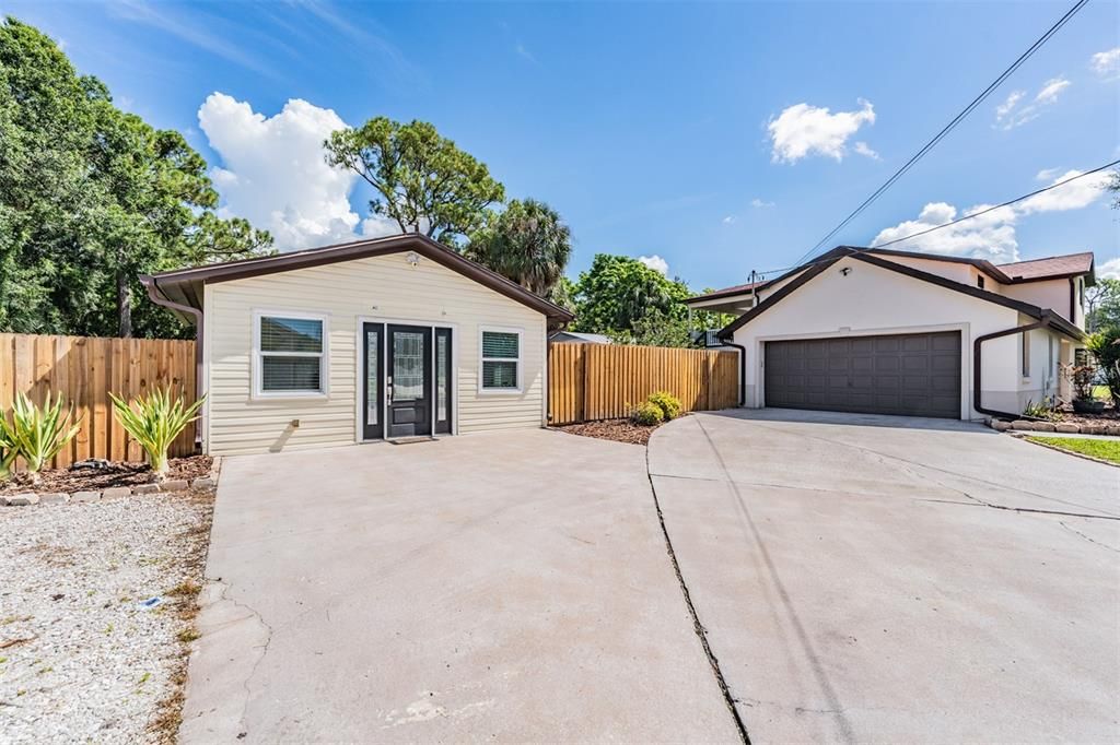 Activo con contrato: $789,000 (4 camas, 2 baños, 2041 Pies cuadrados)