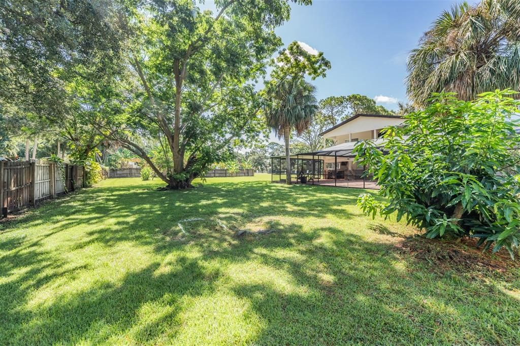 Activo con contrato: $789,000 (4 camas, 2 baños, 2041 Pies cuadrados)