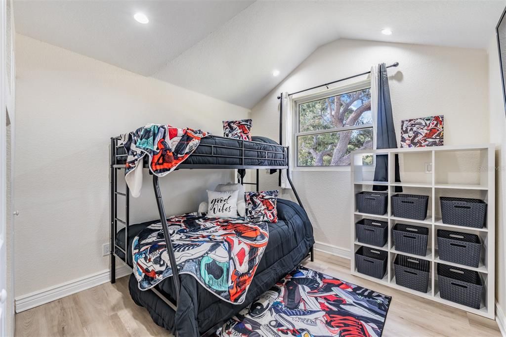 Activo con contrato: $789,000 (4 camas, 2 baños, 2041 Pies cuadrados)