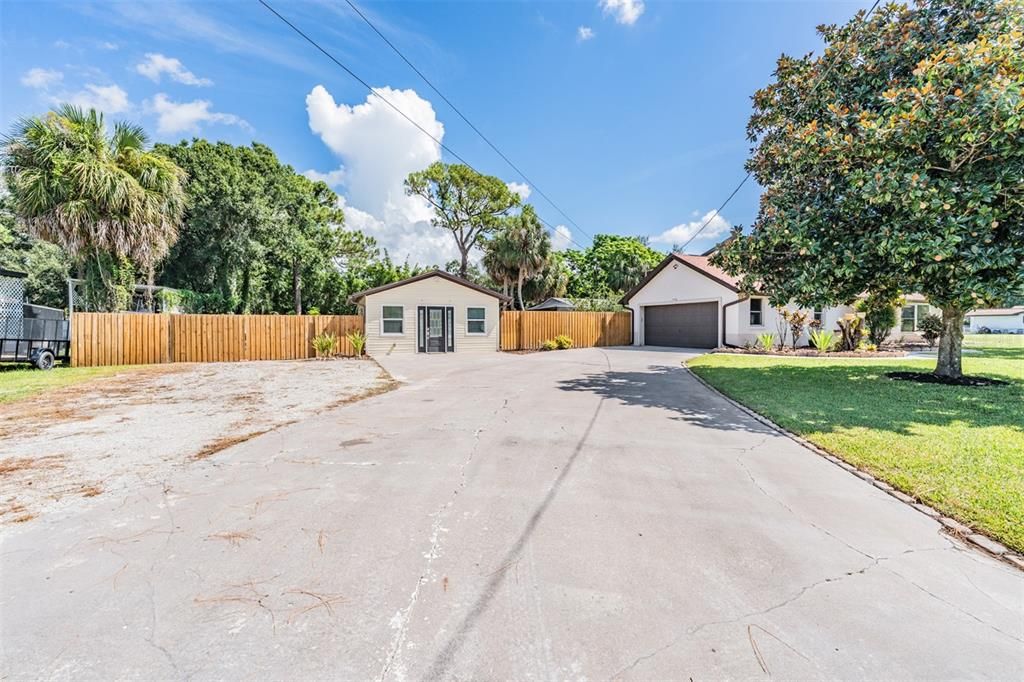 Activo con contrato: $789,000 (4 camas, 2 baños, 2041 Pies cuadrados)