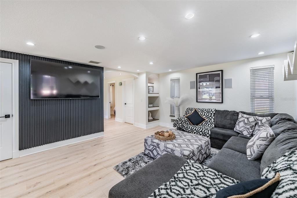 Activo con contrato: $789,000 (4 camas, 2 baños, 2041 Pies cuadrados)