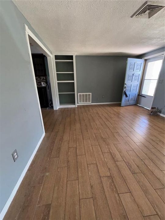 For Sale: $229,900 (3 beds, 2 baths, 1272 Square Feet)