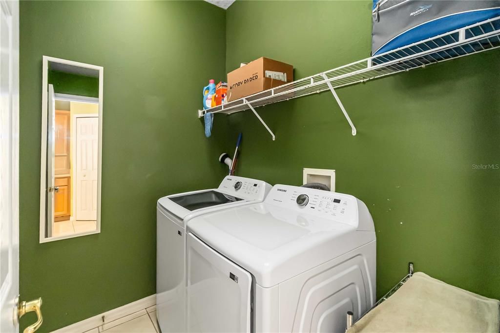 Под контрактом: $359,000 (3 спален, 2 ванн, 1481 Квадратных фут)