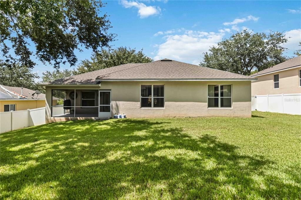 Под контрактом: $359,000 (3 спален, 2 ванн, 1481 Квадратных фут)