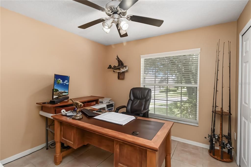 Под контрактом: $359,000 (3 спален, 2 ванн, 1481 Квадратных фут)