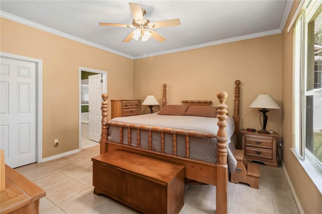 Под контрактом: $359,000 (3 спален, 2 ванн, 1481 Квадратных фут)