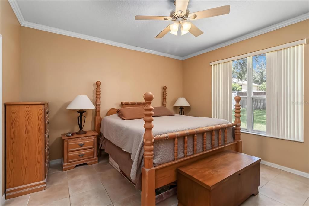 Под контрактом: $359,000 (3 спален, 2 ванн, 1481 Квадратных фут)