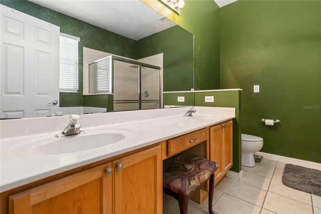 Под контрактом: $359,000 (3 спален, 2 ванн, 1481 Квадратных фут)