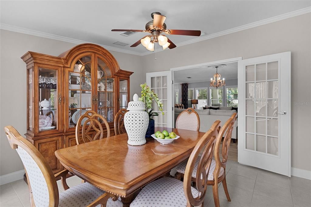 Activo con contrato: $337,500 (3 camas, 2 baños, 2220 Pies cuadrados)