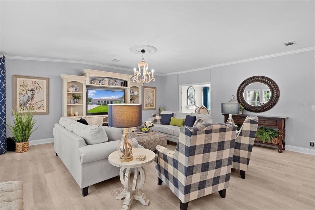 Activo con contrato: $337,500 (3 camas, 2 baños, 2220 Pies cuadrados)