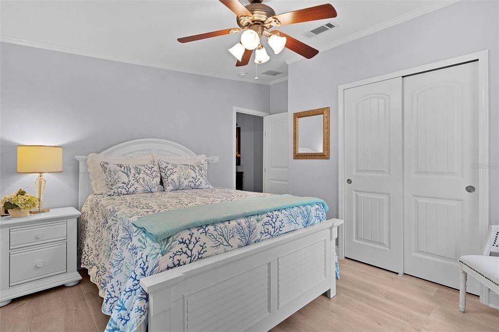 Activo con contrato: $337,500 (3 camas, 2 baños, 2220 Pies cuadrados)