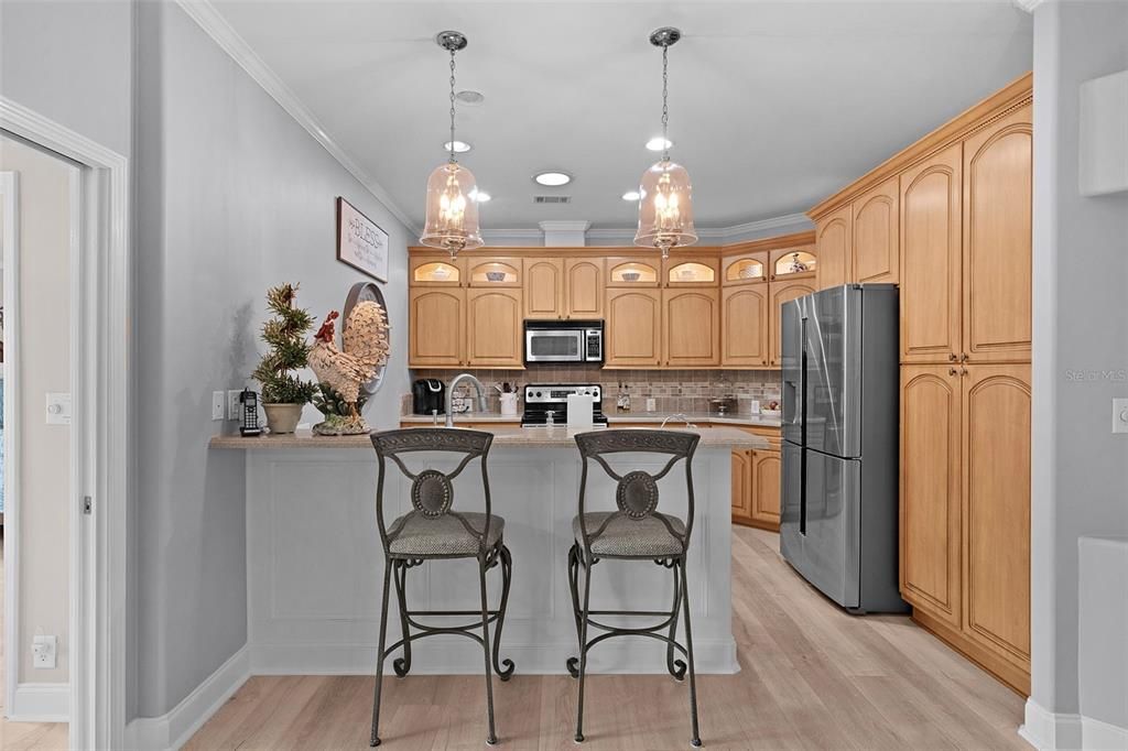 Activo con contrato: $337,500 (3 camas, 2 baños, 2220 Pies cuadrados)