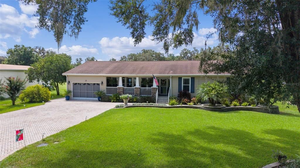 Activo con contrato: $337,500 (3 camas, 2 baños, 2220 Pies cuadrados)