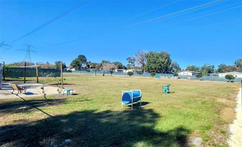 Activo con contrato: $337,500 (3 camas, 2 baños, 2220 Pies cuadrados)