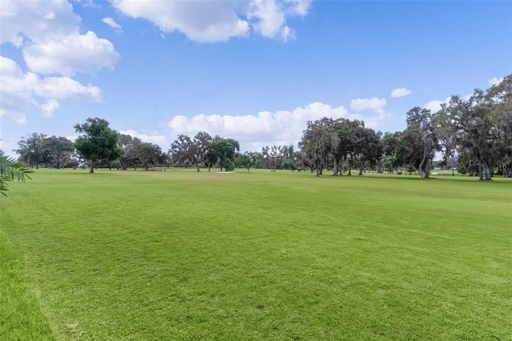 Activo con contrato: $337,500 (3 camas, 2 baños, 2220 Pies cuadrados)