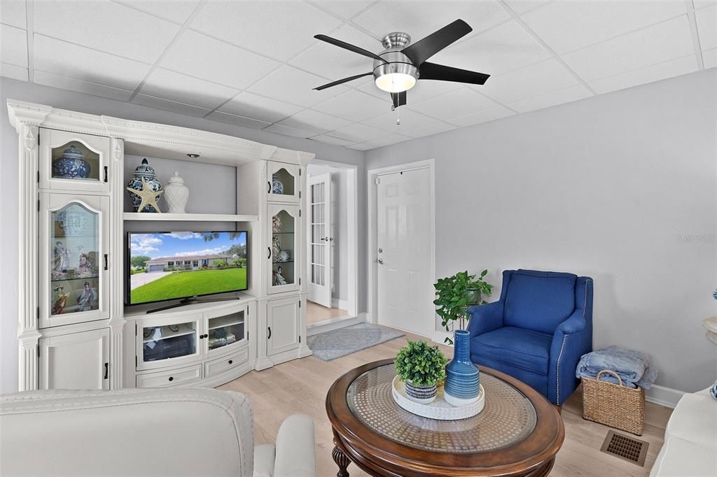 Activo con contrato: $337,500 (3 camas, 2 baños, 2220 Pies cuadrados)