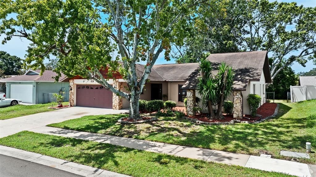 Под контрактом: $1,795 (3 спален, 2 ванн, 1806 Квадратных фут)