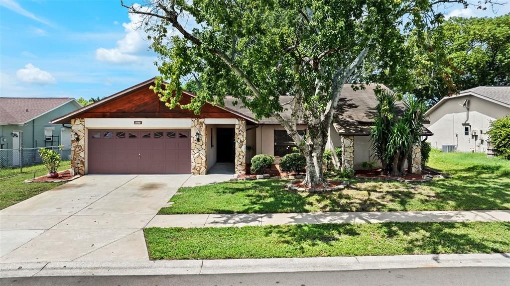 Под контрактом: $1,795 (3 спален, 2 ванн, 1806 Квадратных фут)