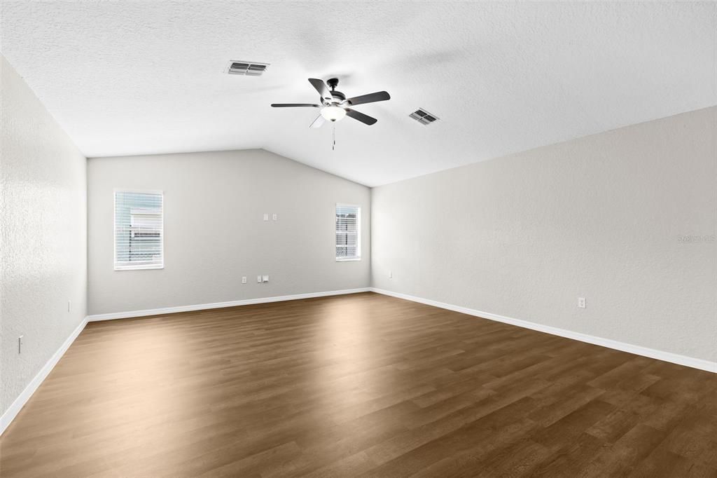 Под контрактом: $1,795 (3 спален, 2 ванн, 1806 Квадратных фут)