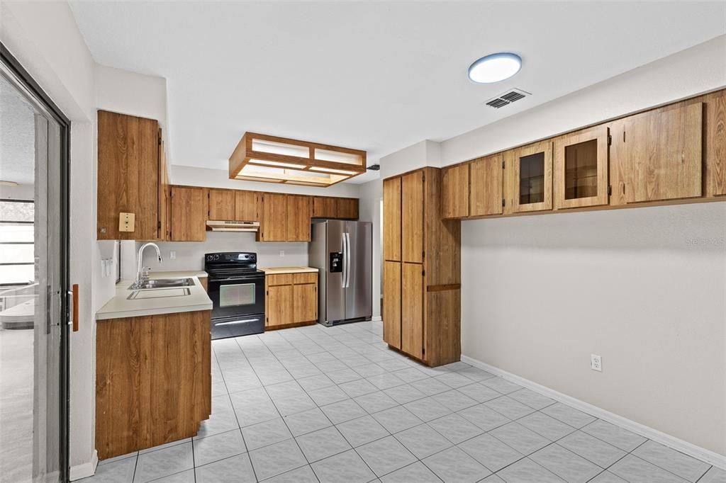 Под контрактом: $1,795 (3 спален, 2 ванн, 1806 Квадратных фут)