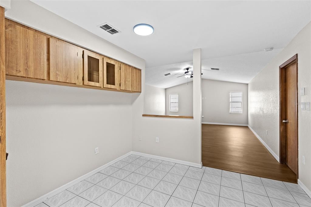 Под контрактом: $1,795 (3 спален, 2 ванн, 1806 Квадратных фут)