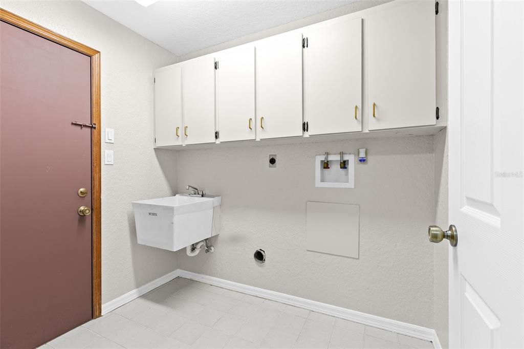 Под контрактом: $1,795 (3 спален, 2 ванн, 1806 Квадратных фут)