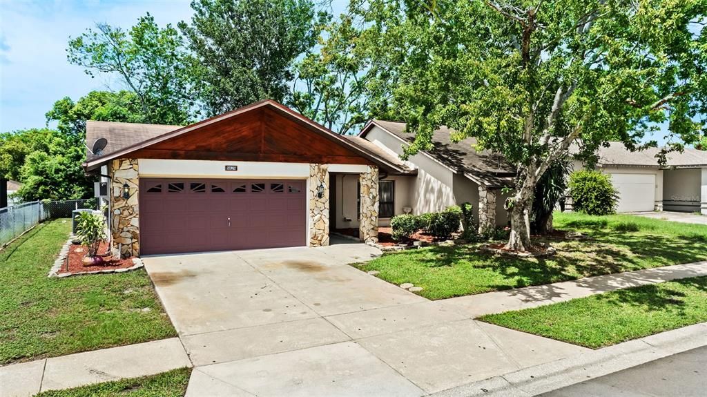 Под контрактом: $1,795 (3 спален, 2 ванн, 1806 Квадратных фут)