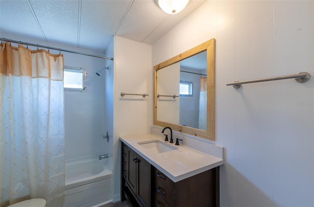 For Sale: $175,000 (2 beds, 2 baths, 720 Square Feet)