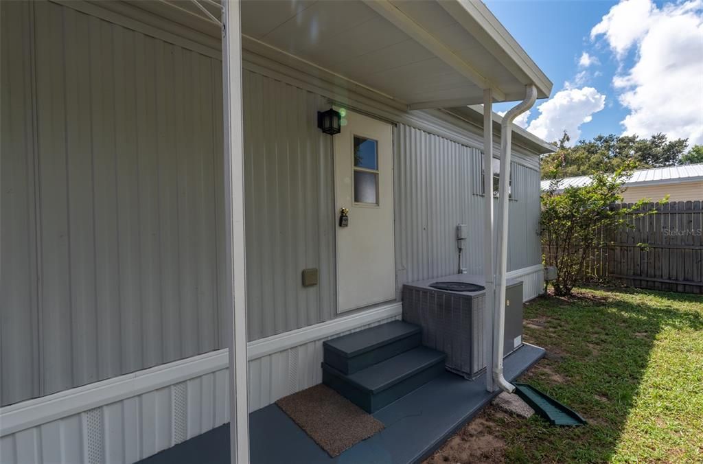 For Sale: $175,000 (2 beds, 2 baths, 720 Square Feet)