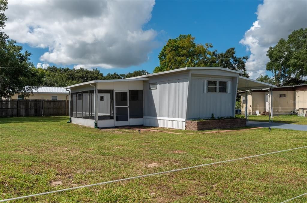 For Sale: $175,000 (2 beds, 2 baths, 720 Square Feet)