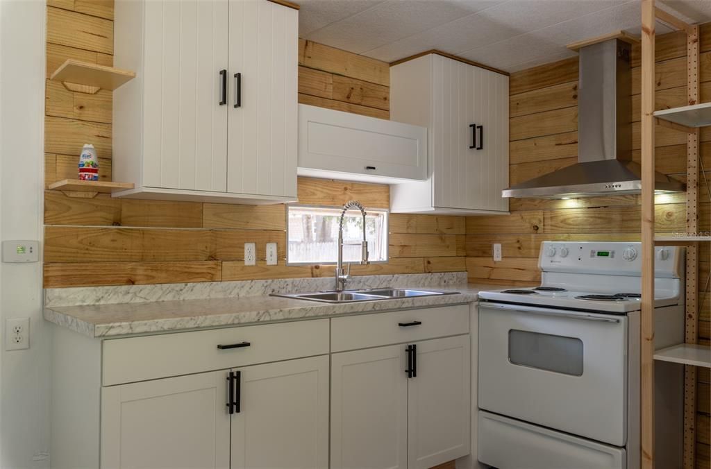 For Sale: $175,000 (2 beds, 2 baths, 720 Square Feet)