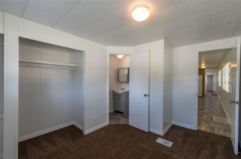 For Sale: $175,000 (2 beds, 2 baths, 720 Square Feet)