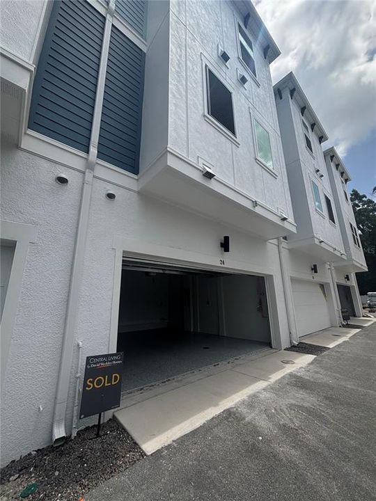 Vendido Recientemente: $487,933 (3 camas, 3 baños, 1962 Pies cuadrados)