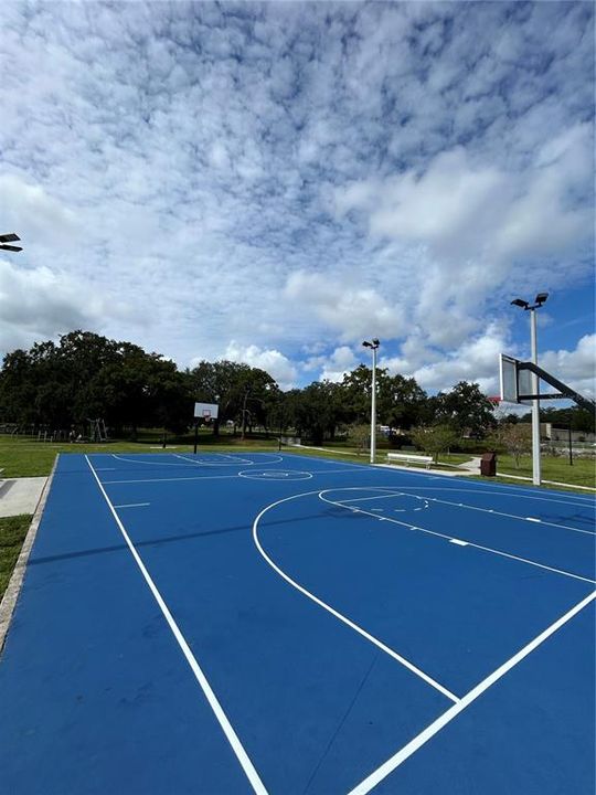 Под контрактом: $293,900 (3 спален, 2 ванн, 1040 Квадратных фут)