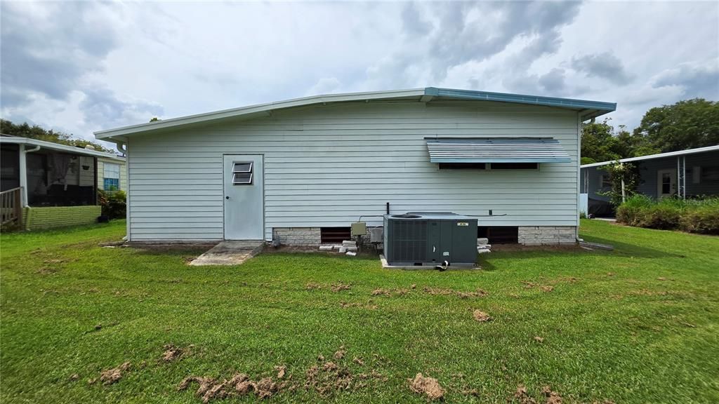 待售: $144,000 (2 贝兹, 2 浴室, 1248 平方英尺)