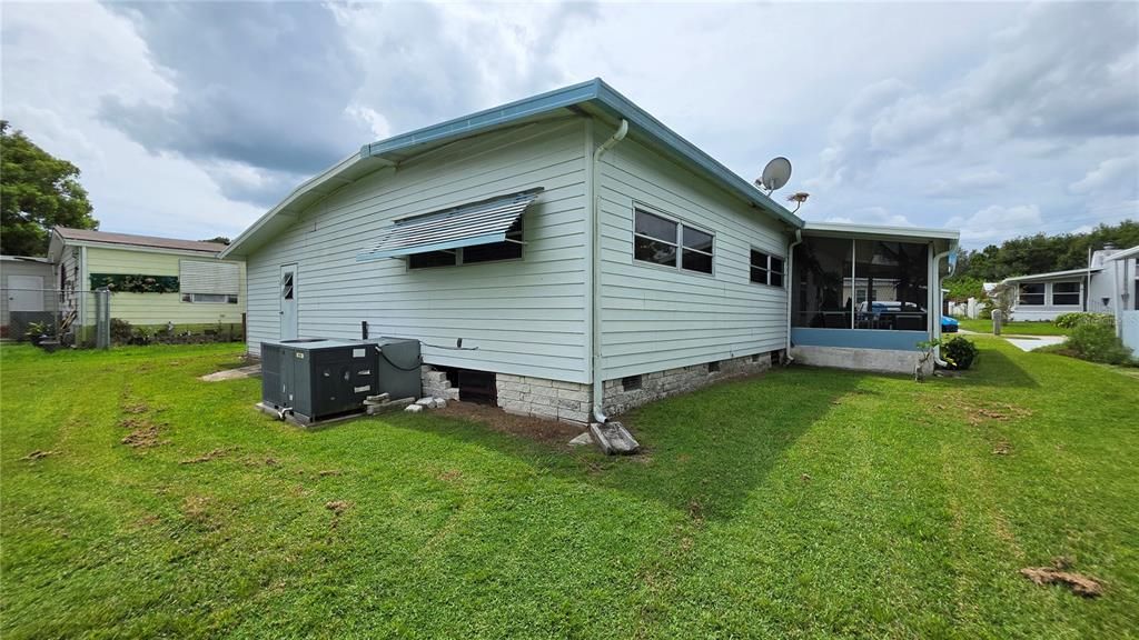 待售: $144,000 (2 贝兹, 2 浴室, 1248 平方英尺)