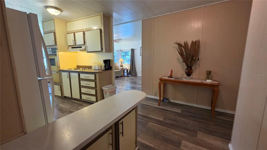 待售: $144,000 (2 贝兹, 2 浴室, 1248 平方英尺)