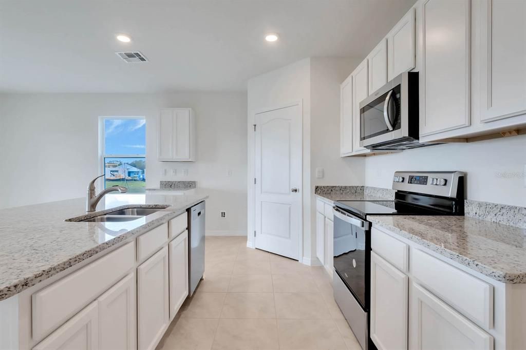 Active With Contract: $375,990 (4 beds, 2 baths, 1605 Square Feet)