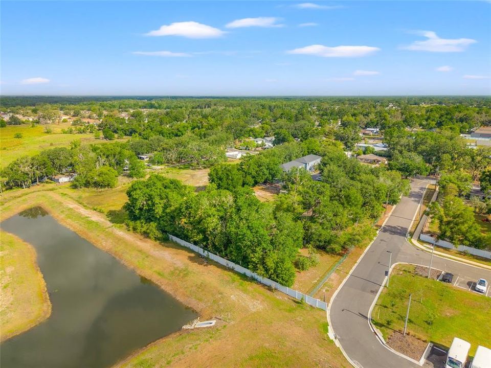 На продажу: $400,000 (1.00 acres)