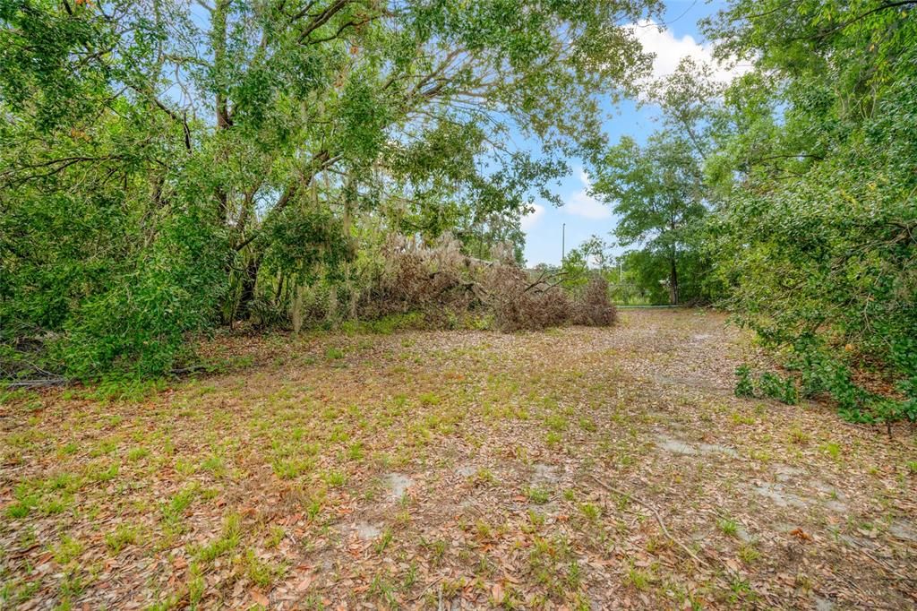 На продажу: $400,000 (1.00 acres)