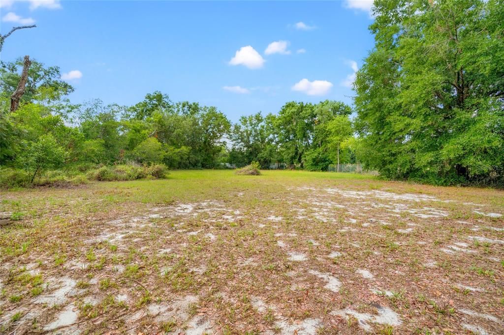 На продажу: $400,000 (1.00 acres)