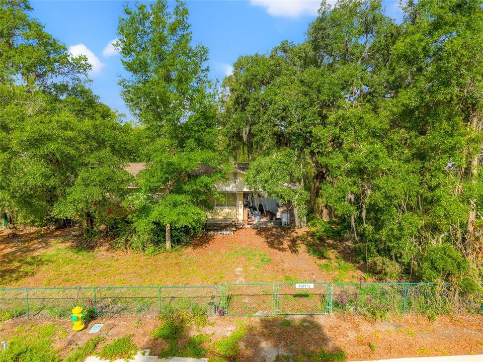 На продажу: $400,000 (1.00 acres)