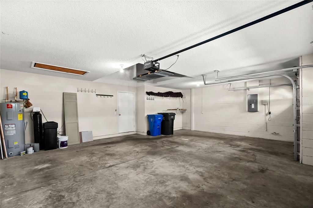 Active With Contract: $3,540 (4 beds, 3 baths, 2585 Square Feet)